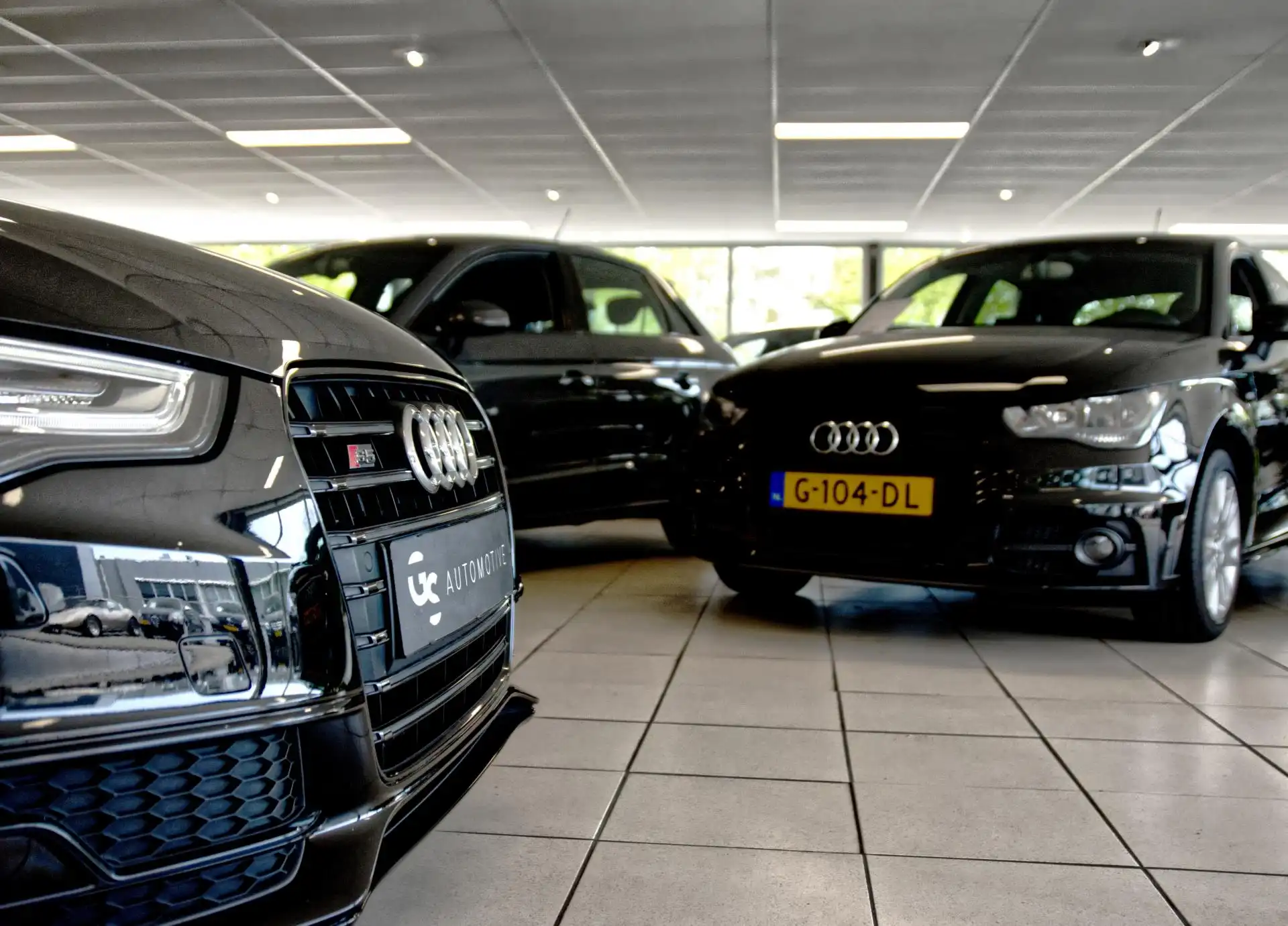 SU Cars showroom met occasions